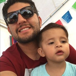 Meet your Posher, Christopher